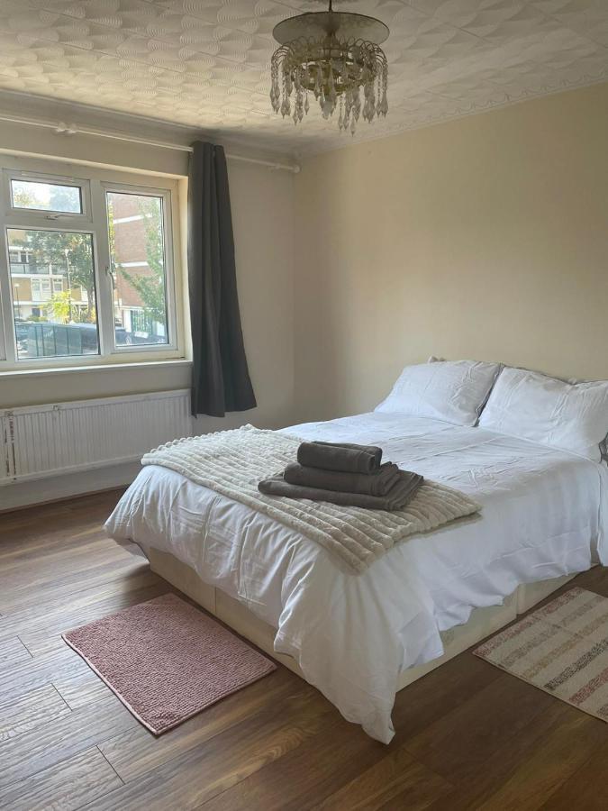 Single And Doubles Rooms Close To Central Londra Exterior foto