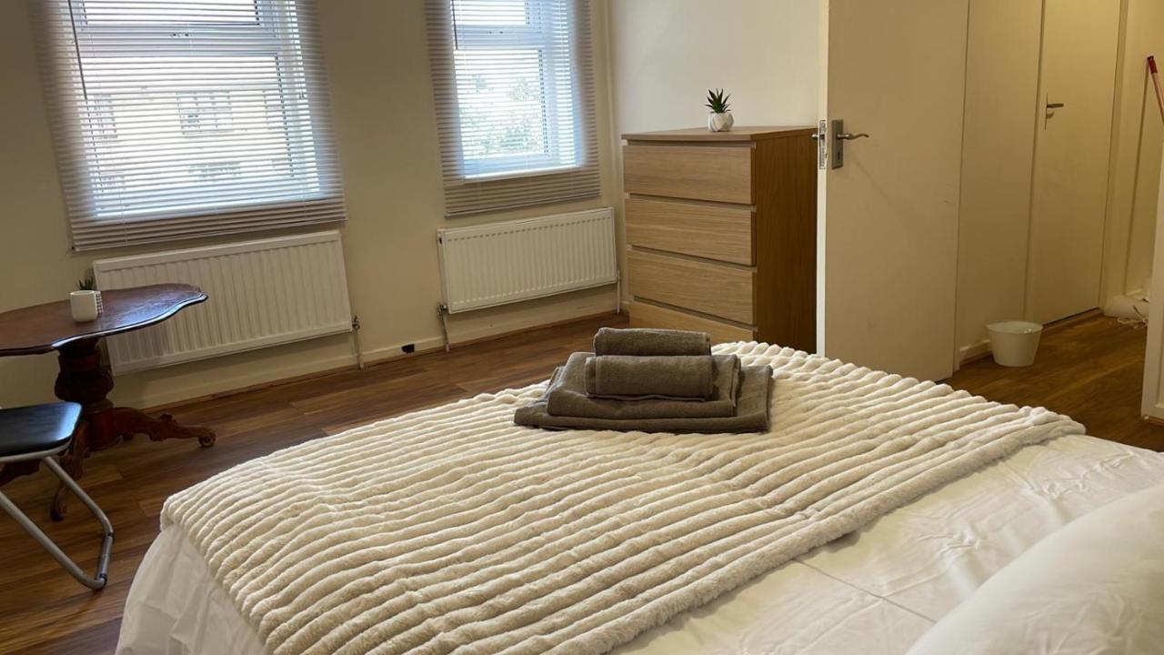 Single And Doubles Rooms Close To Central Londra Exterior foto