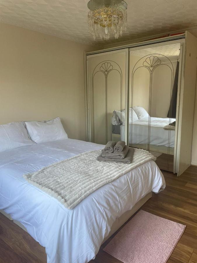 Single And Doubles Rooms Close To Central Londra Exterior foto