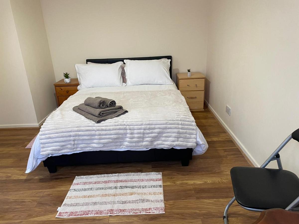 Single And Doubles Rooms Close To Central Londra Exterior foto