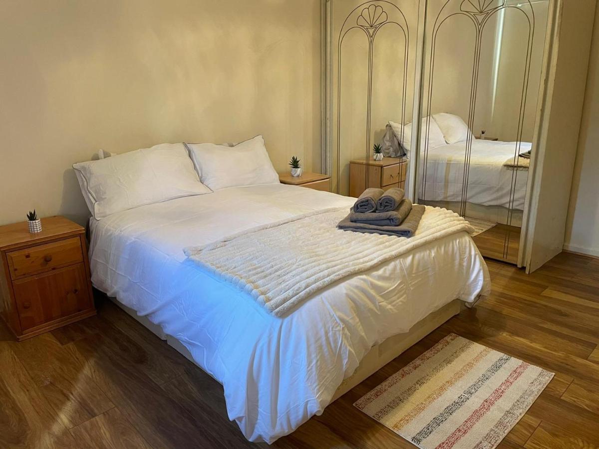 Single And Doubles Rooms Close To Central Londra Exterior foto
