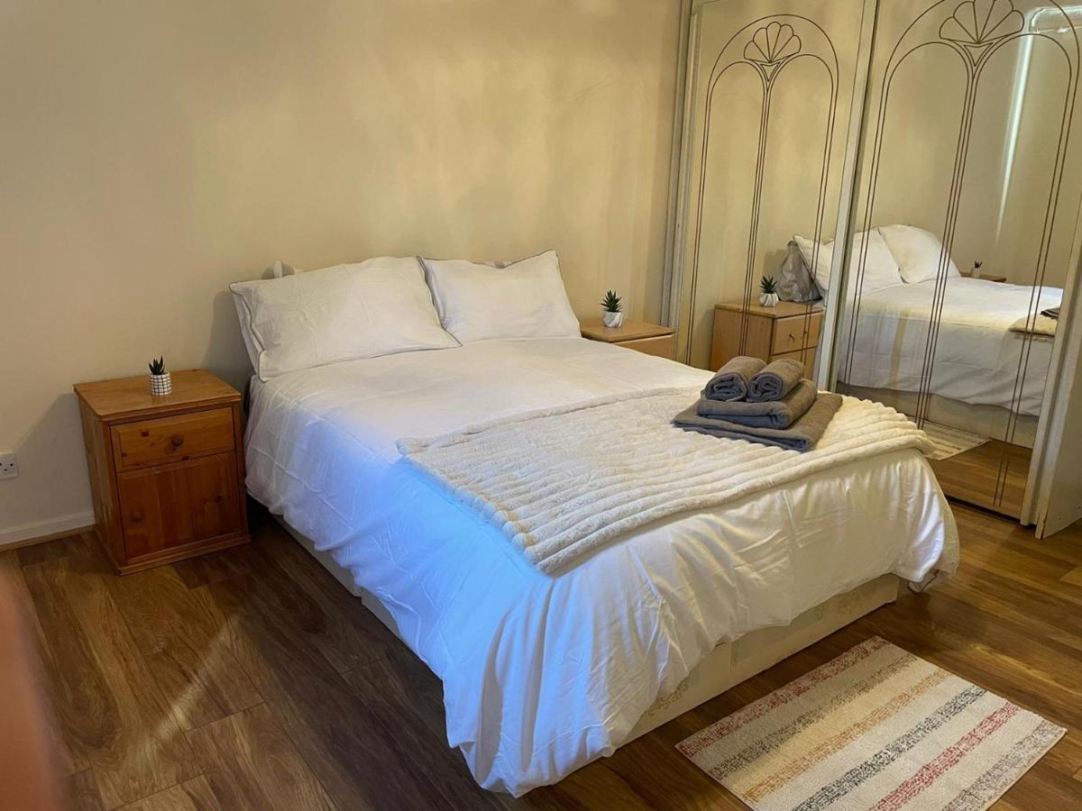 Single And Doubles Rooms Close To Central Londra Exterior foto